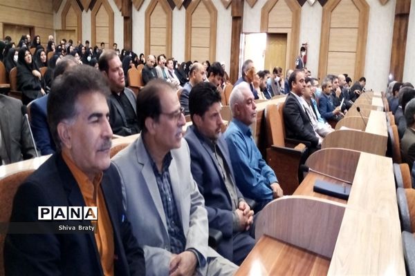 نشست مشترک مدیران مدارس با فرماندار و اعضای شورای اداری کاشمر