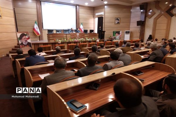 نشست مشترک مدیران مدارس با فرماندار و اعضای شورای اداری کاشمر
