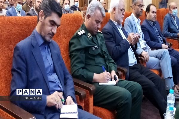 نشست مشترک مدیران مدارس با فرماندار و اعضای شورای اداری کاشمر