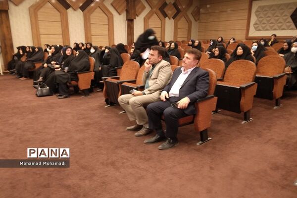 نشست مشترک مدیران مدارس با فرماندار و اعضای شورای اداری کاشمر