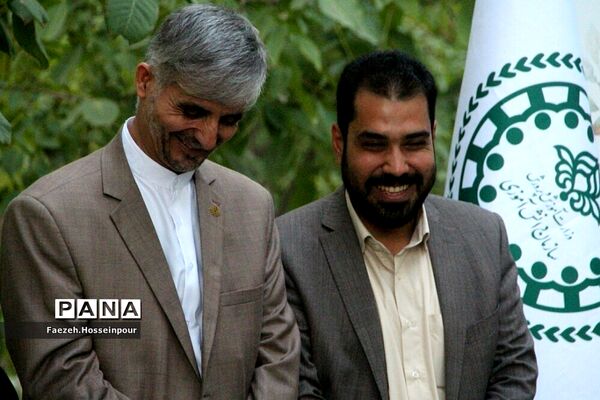 استقبال از دانش‌آموزان دختر عضو سازمان دانش‌آموزی در اردوی قطبی