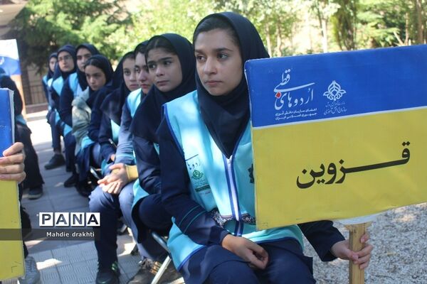 برگزاری کارگاه‌های آموزشی در اردوی قطبی دختران اردوگاه دماوند