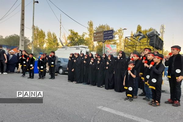 بدرقه خدام و طلائیه داران اربعین حسینی