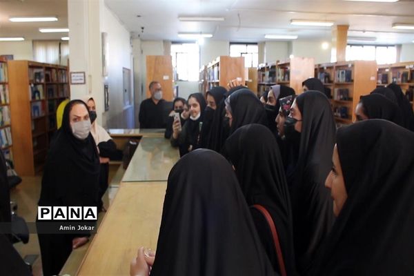 گردشگری رویداد محور، بازدید دانش‌آموزان دختر عضو سازمان دانش‌آموزی فارس از کتابخانه دانش‌آموز شهر شیراز