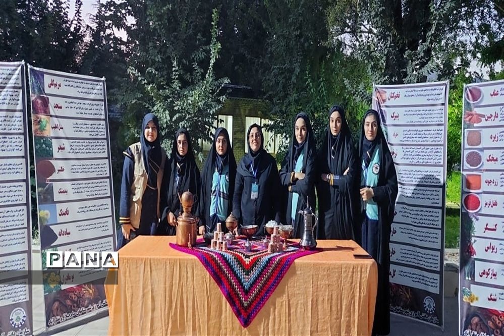 حضور اعضای دختر سازمان دانش‌آموزی البرز در اردوی قطبی دماوند