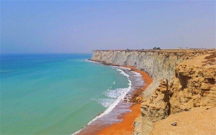 ‌معرفی جاذبه‌های سواحل صخره‌ای شهر چابهار