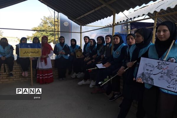 دانش‌آموزان دختر اعضای سازمان دانش‌آموزی آذربایجان شرقی در اردوی قطبی