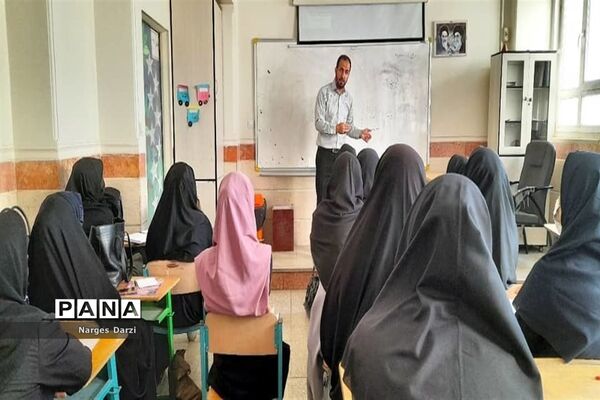 دوره‌ توانمندسازی و مهارت‌افزایی مربیان پیش‌دبستانی و مهدهای کودک در اسلامشهر
