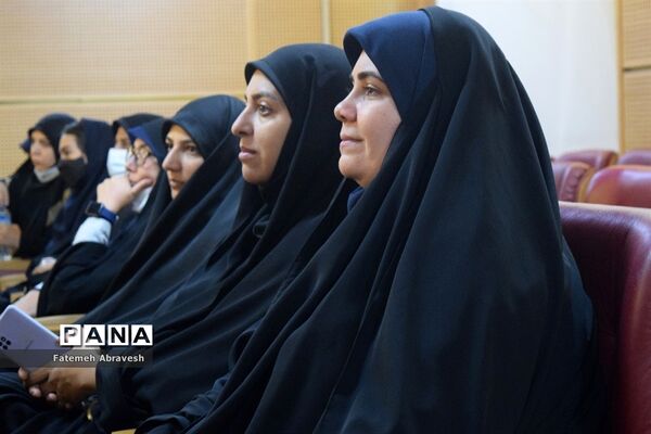 برگزاری دومین نشست مدیران مدارس منطقه ۱۴ در برج میلاد