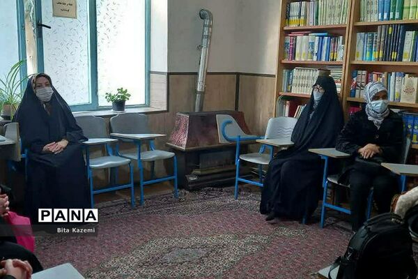 کلاس‌های اوقات فراغت برای بانوان در کانون فرهنگی هنری راوی‌نور شهرری