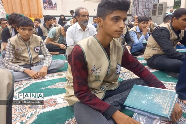 برگزاری ‌محفل انس با قرآن در ‌اردوی قطبی - گلستان