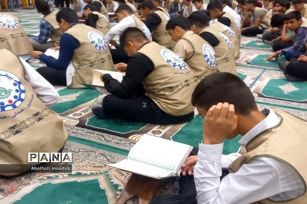 برگزاری ‌محفل انس با قرآن در ‌اردوی قطبی - گلستان