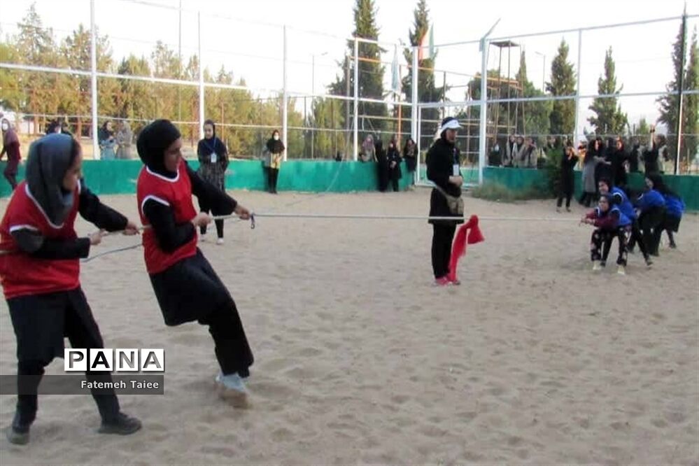 اولین روز حضور دانش‌آموزان خوزستان در اردوی قطبی لرستان