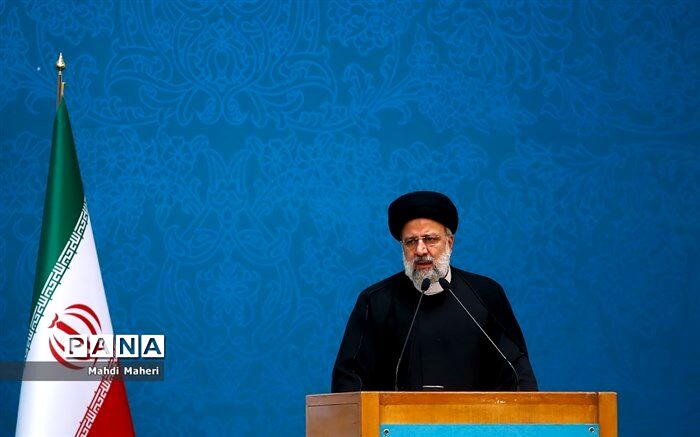 بازدید رئیس‌جمهوری از چند سامانه بانک مرکزی