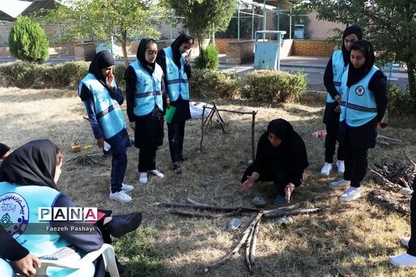 روز دوم اردوی قطبی اعضای دختر سازمان دانش‌آموزی قطب 5 آذربایجان غربی