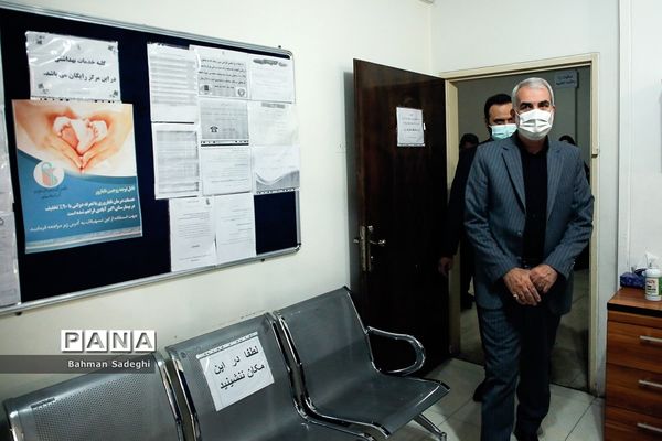 تزریق  دُز یادآور واکسن کرونا به  وزیر آموزش و پرورش