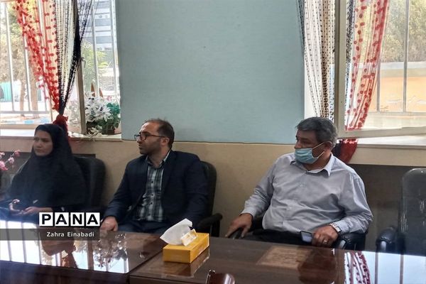 برگزاری میز خدمت مدارس استثنائی در شهرستان ملارد