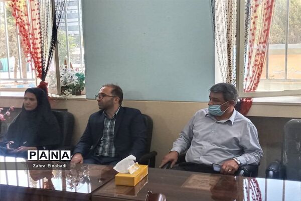برگزاری میز خدمت مدارس استثنائی در شهرستان ملارد