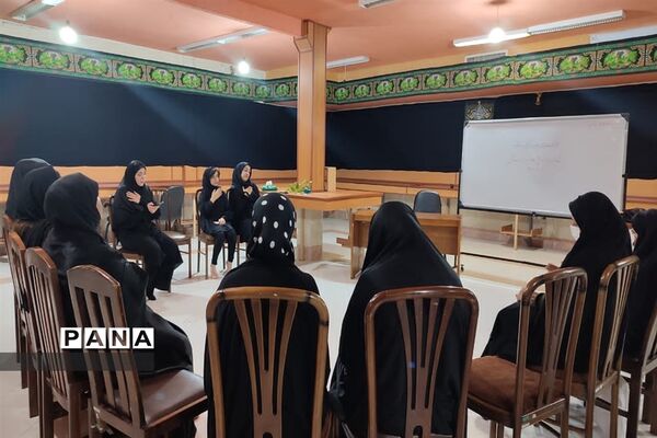 برگزاری‌آموزش‌های مهارت‌ و یادگیری‌ در تابستان شاد مدرسه فرزانگان ورامین