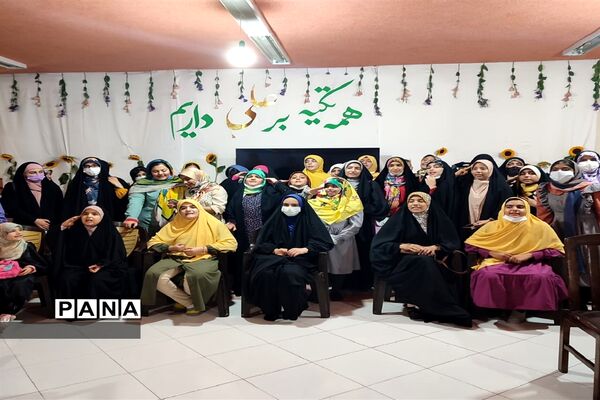 برگزاری‌آموزش‌های مهارت‌ و یادگیری‌ در تابستان شاد مدرسه فرزانگان ورامین
