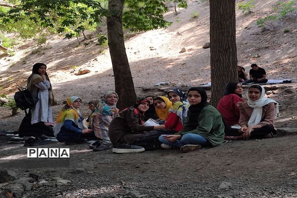 برگزاری‌آموزش‌های مهارت‌ و یادگیری‌ در تابستان شاد مدرسه فرزانگان ورامین