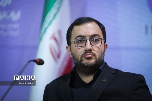 نشست خبری توزیع نوشت‌افزار ایرانی - اسلامی