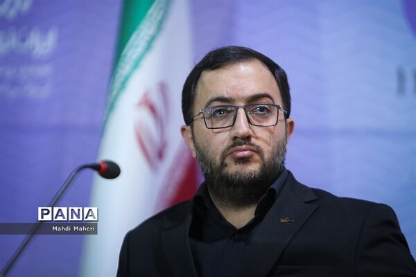 نشست خبری توزیع نوشت‌افزار ایرانی - اسلامی