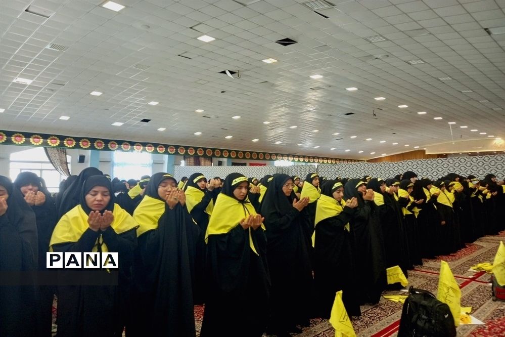 مراسم بدرقه کاروان دانش‌آموزی پیاده‌روی اربعین حسینی