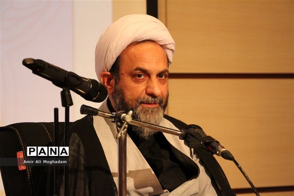 افتتاحیه اولین دوره دانش‌افزایی و توانمندسازی اساتید بسیجی