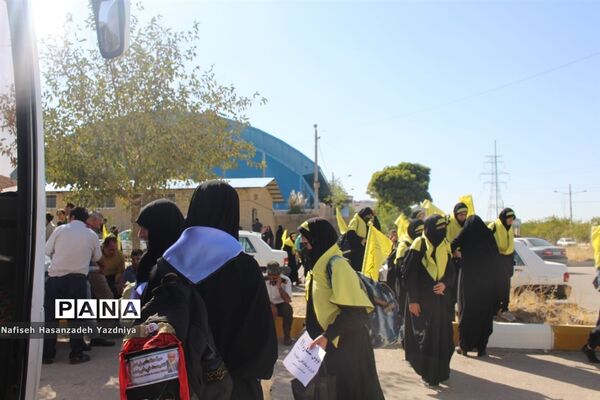 مراسم بدرقه کاروان دانش‌آموزی اربعین حسینی