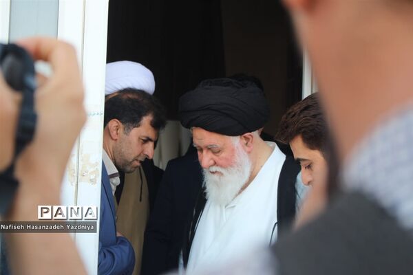 مراسم بدرقه کاروان دانش‌آموزی اربعین حسینی