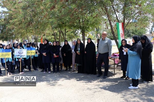 نشست جهاد تبیین اعضای دختر سازمان دانش‌آموزی در اردوی قطب 5 آذربایجان غربی
