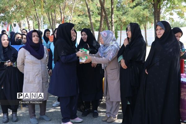 نشست جهاد تبیین اعضای دختر سازمان دانش‌آموزی در اردوی قطب 5 آذربایجان غربی