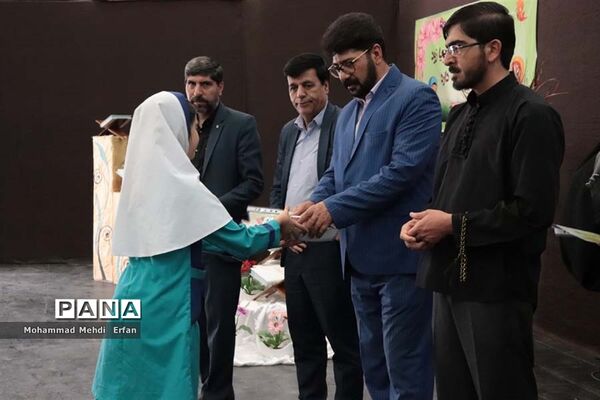 آیین اعطای گواهینامه قرآنی در آباده
