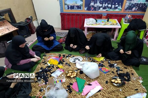 تهیه بسته‌های اهدایی برای شاد کردن زواران کوچک اربعین حسینی در کرج