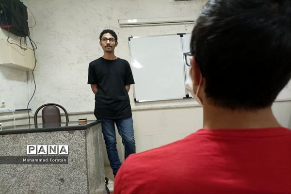 ویژه‌برنامه ورود دانش‌آموزان پایه دهم به مدرسه توحید