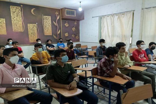 ویژه‌برنامه ورود دانش‌آموزان پایه دهم به مدرسه توحید