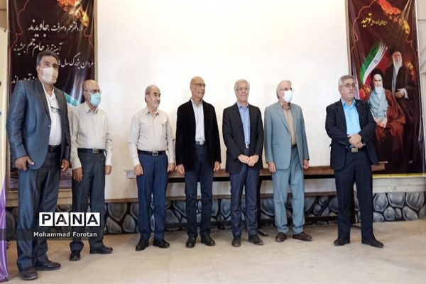 ویژه‌برنامه ورود دانش‌آموزان پایه دهم به مدرسه توحید