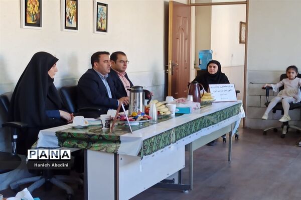 جلسه شورای برنامه‌ریزی و هم‌اندیشی مربیان در کانون حضرت زینب(س)ناحیه سه شیراز