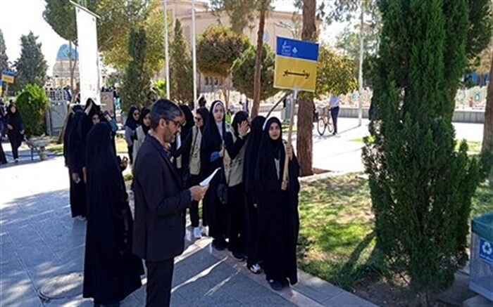 ‌بازدید از گلستان شهدا و اصفهان‌گردی دانش‌آموزان شرکت‌کننده در اردوی قطبی اصفهان/ فیلم