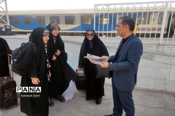 بازگشت دانش‌آموزان عضو سازمان دانش‌آموزی سیستان و بلوچستان از اردوی قطبی