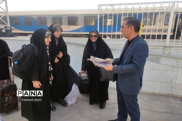 بازگشت دانش‌آموزان عضو سازمان دانش‌آموزی سیستان و بلوچستان از اردوی قطبی