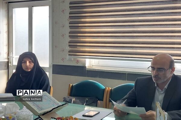 برگزاری میز خدمت سرپرست اداره کل آموزش و پرورش استان مازندران در شهرستان چالوس