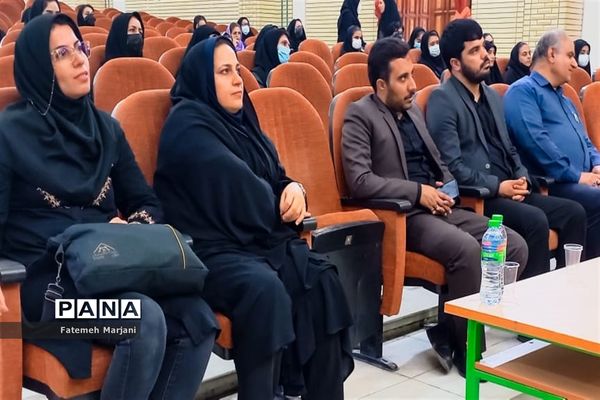 دیدار رئیس سازمان دانش‌آموزی فارس با دانش‌آموزان و مربیان در فیروزآباد