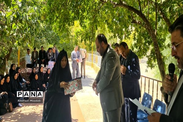 تجلیل از بهورزان نمونه کاشمری