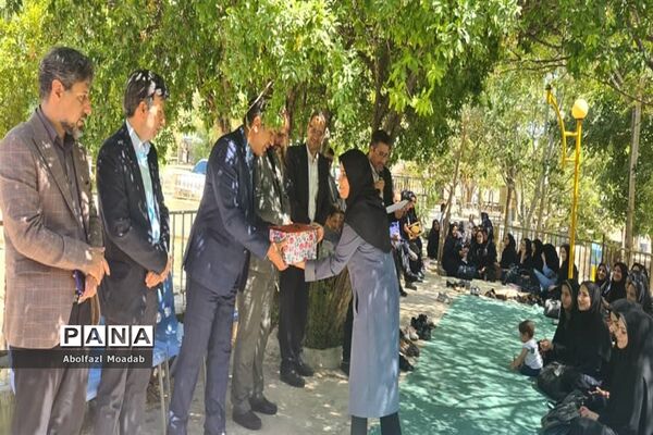 تجلیل از بهورزان نمونه کاشمری