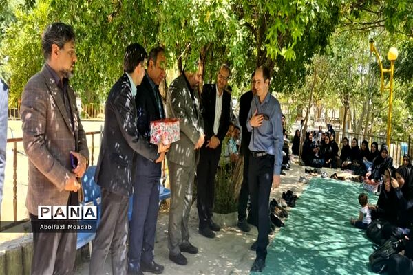 تجلیل از بهورزان نمونه کاشمری