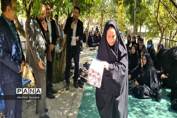 تجلیل از بهورزان نمونه کاشمری