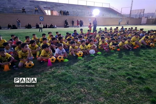 اختتامیه مدرسه فوتبال ستارگان خلیل‌آباد