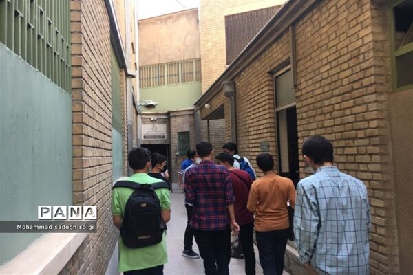 بازدید دانش‌آموزان علامه حلی ۴  از موزه عبرت